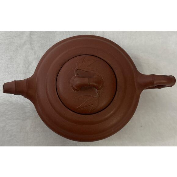 Chinese Yixing Zisha Clay Teapot - Picture 2 of 6